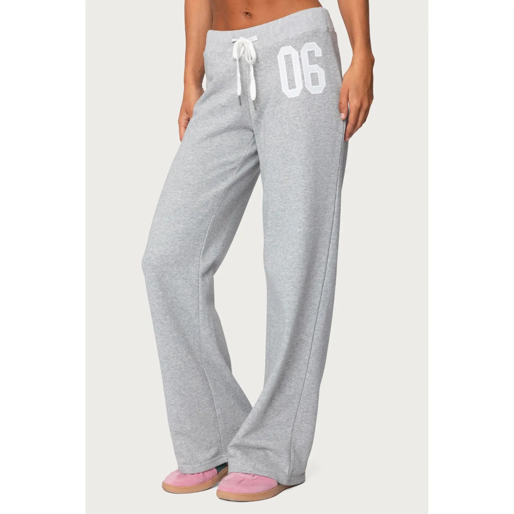 06 Sweatpants